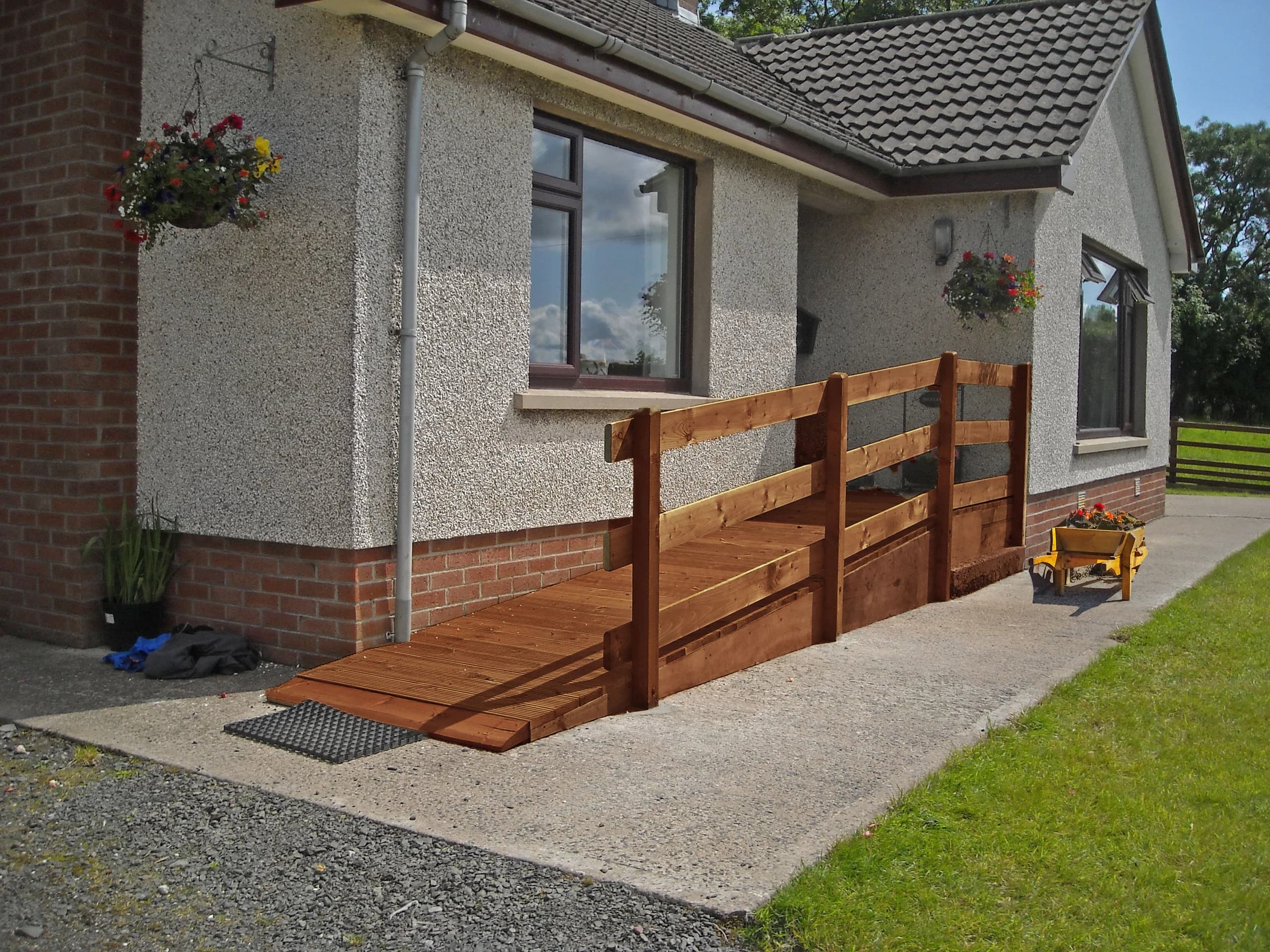 Outdoor Aging-in-Place: No-Step Entries, Better Lighting, and Safer Walkways