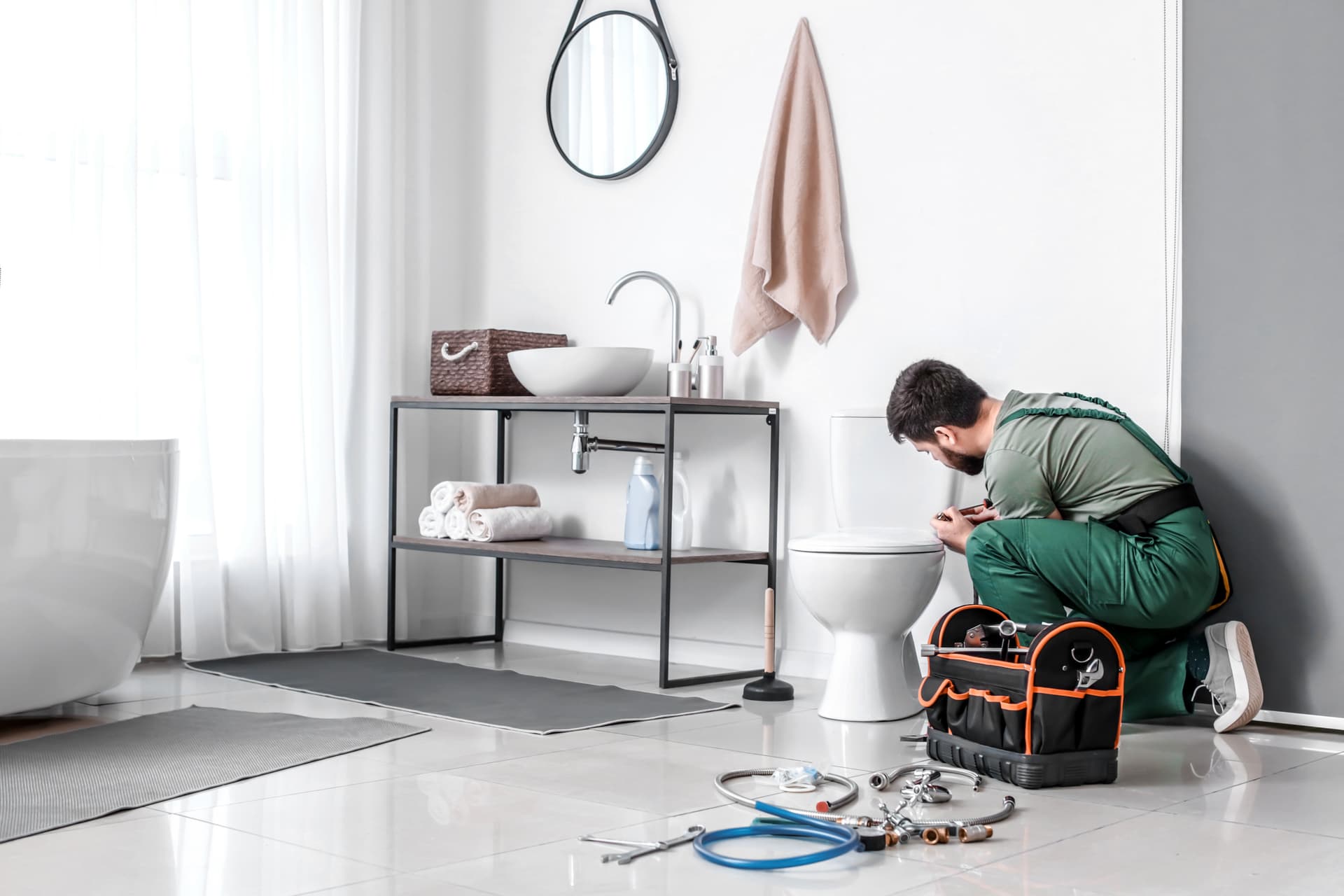 Small Bathroom Renovation Ideas That Actually Improve Storage And Daily Flow